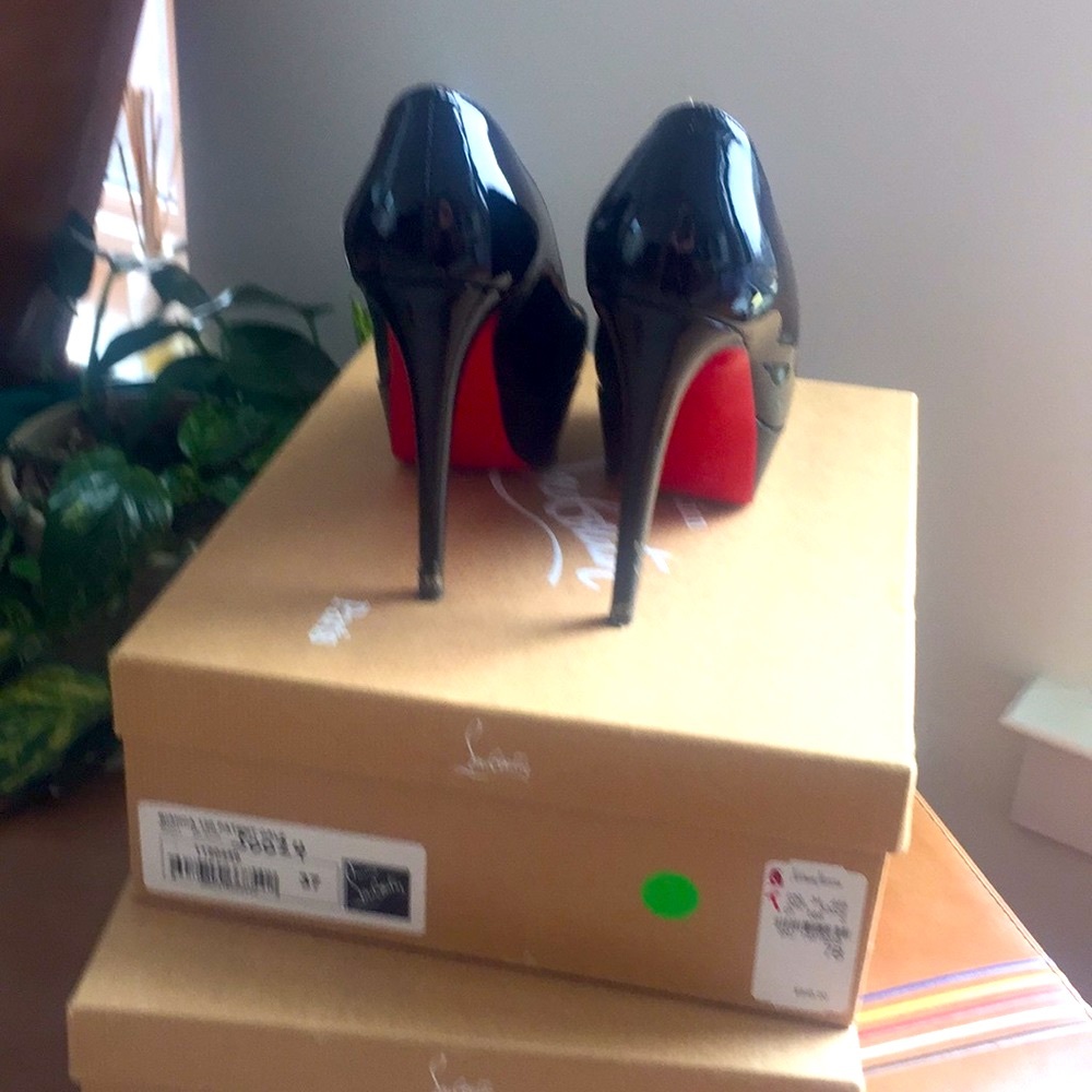 Authentic Christian Louboutin shoes - Picture 1 of 7